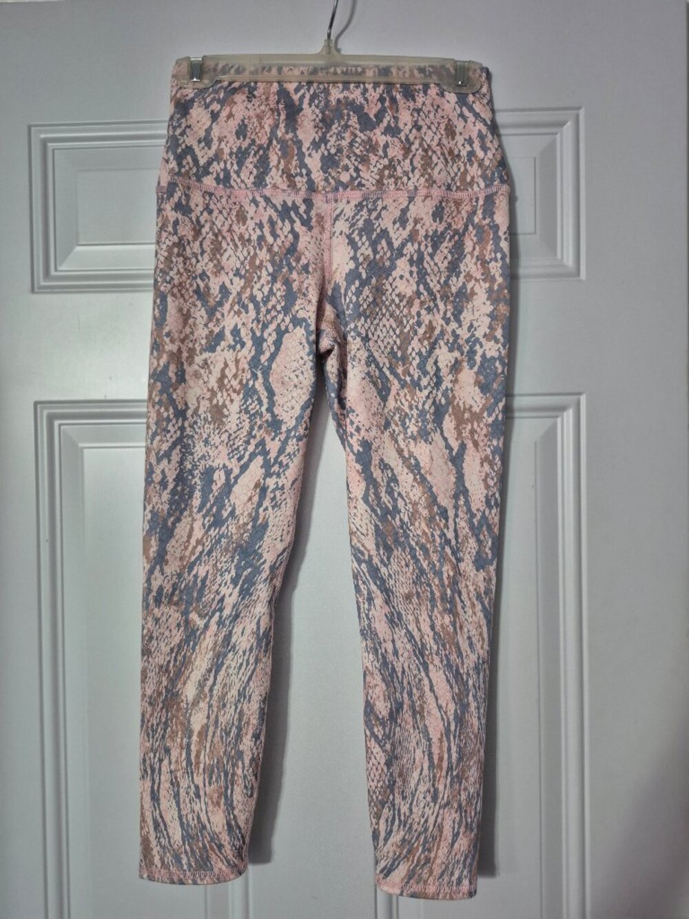Avtivewear. Leggings. EVCR. Size M. New.